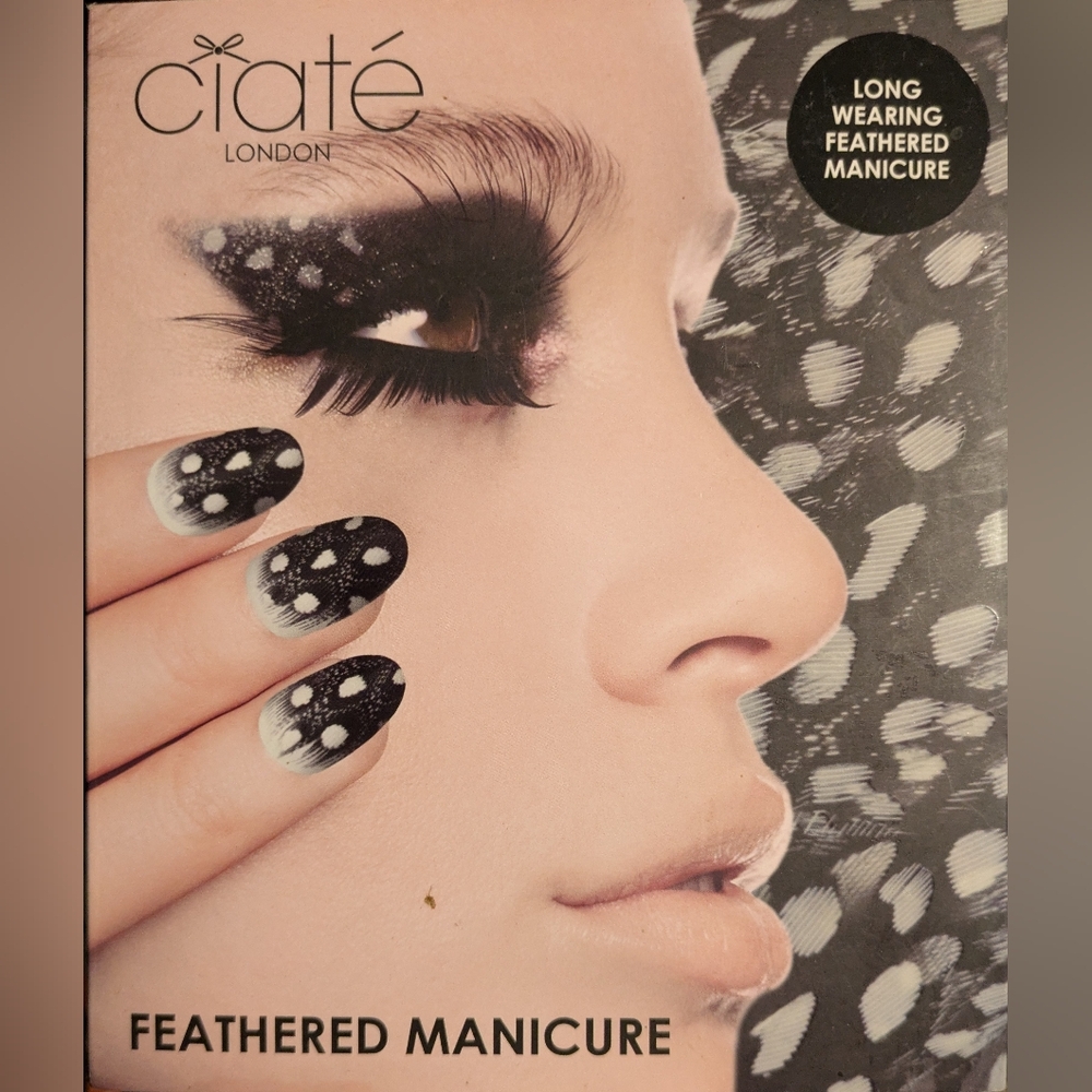 Ciaté London Feathered Manicure Press-On Nails - Black and White